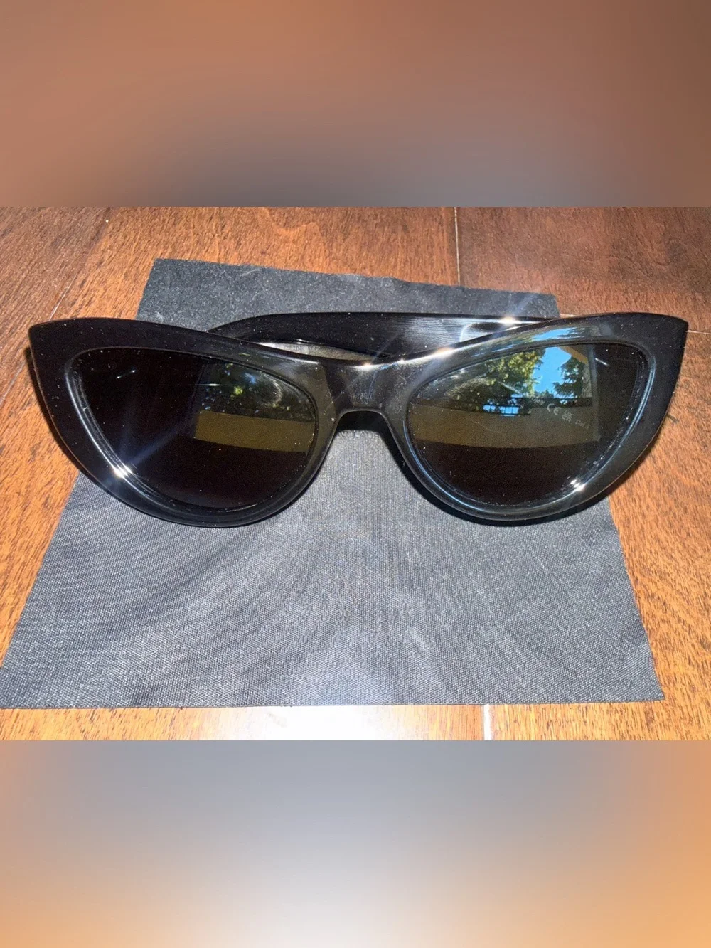 Saint Laurent Sleek Logo Cat Eye Black Sunglasses SL-676 001